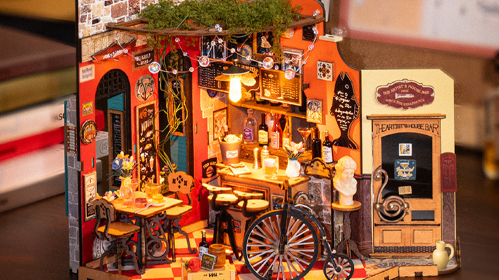 Bouw mee met meester Max, waarom je moet gaan eten in miniatuurhuisje Cheers bar & dining in houten bouwpakket!