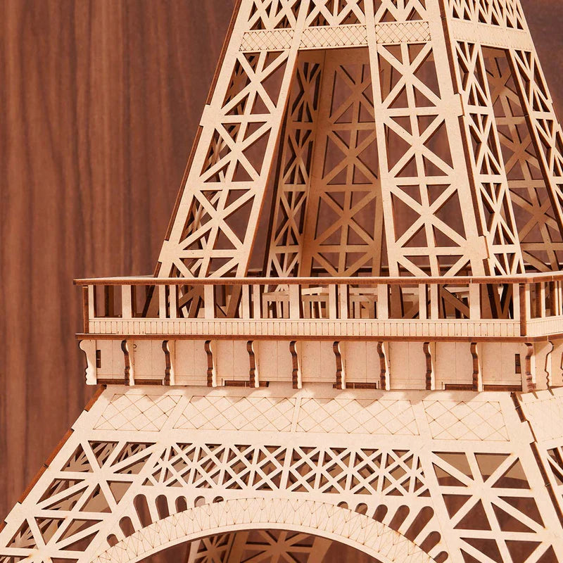 Close-up van het middenplatform van de Robotime Eiffel Tower Plus