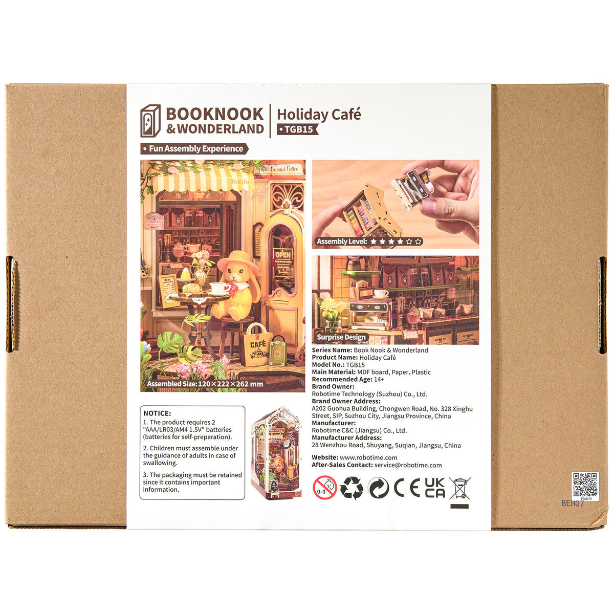 Achterkant verpakking van de Robotime Holiday Café, book nook houten bouwpakket van een terrasje bij een overdekt café
