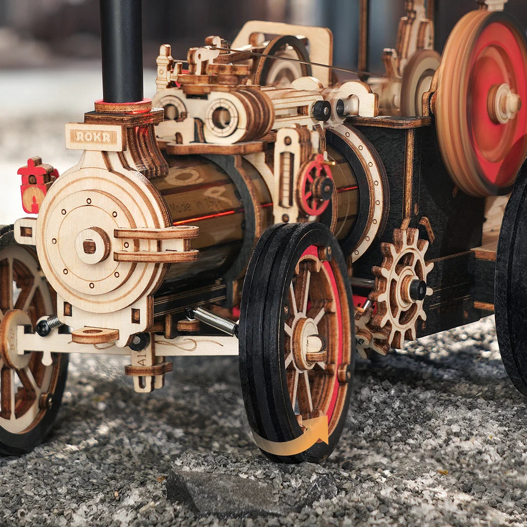 De stoommachine aan voorkant van het voertuig van de Robotime Steam Engine