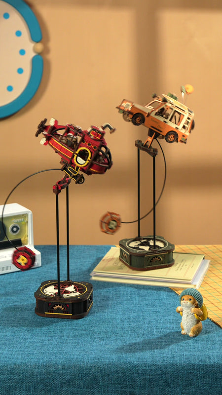 Sfeervolle videopresentatie van de Robotime Deep-Sea Adventurer en Road Tripper
