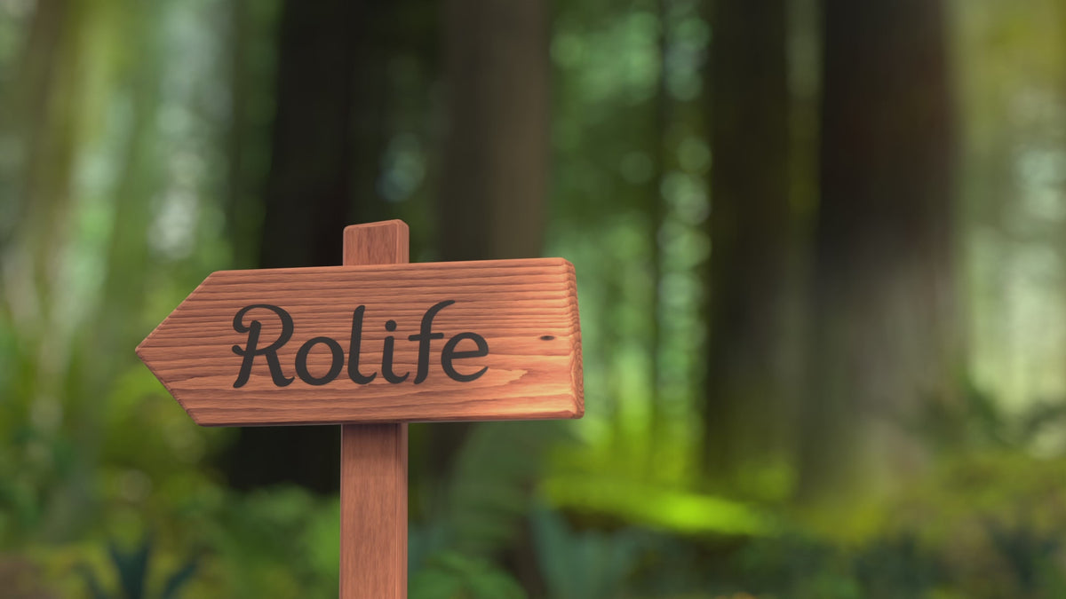 Sfeervolle videopresentatie van de Robotime A-Frame Cabin, miniatuur vakantiehuisje in winterse, Oostenrijkse stijl